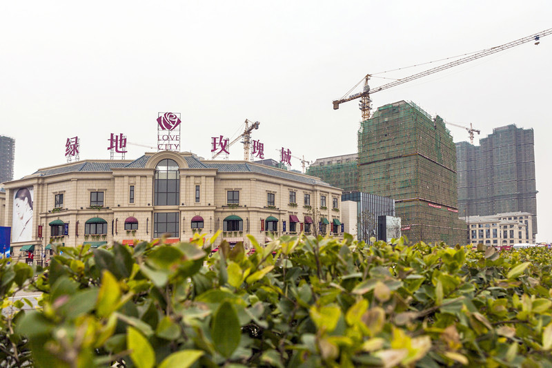 江西綠地玫瑰城-不銹鋼雙層煙囪制安工程、隔油器采購安裝工程